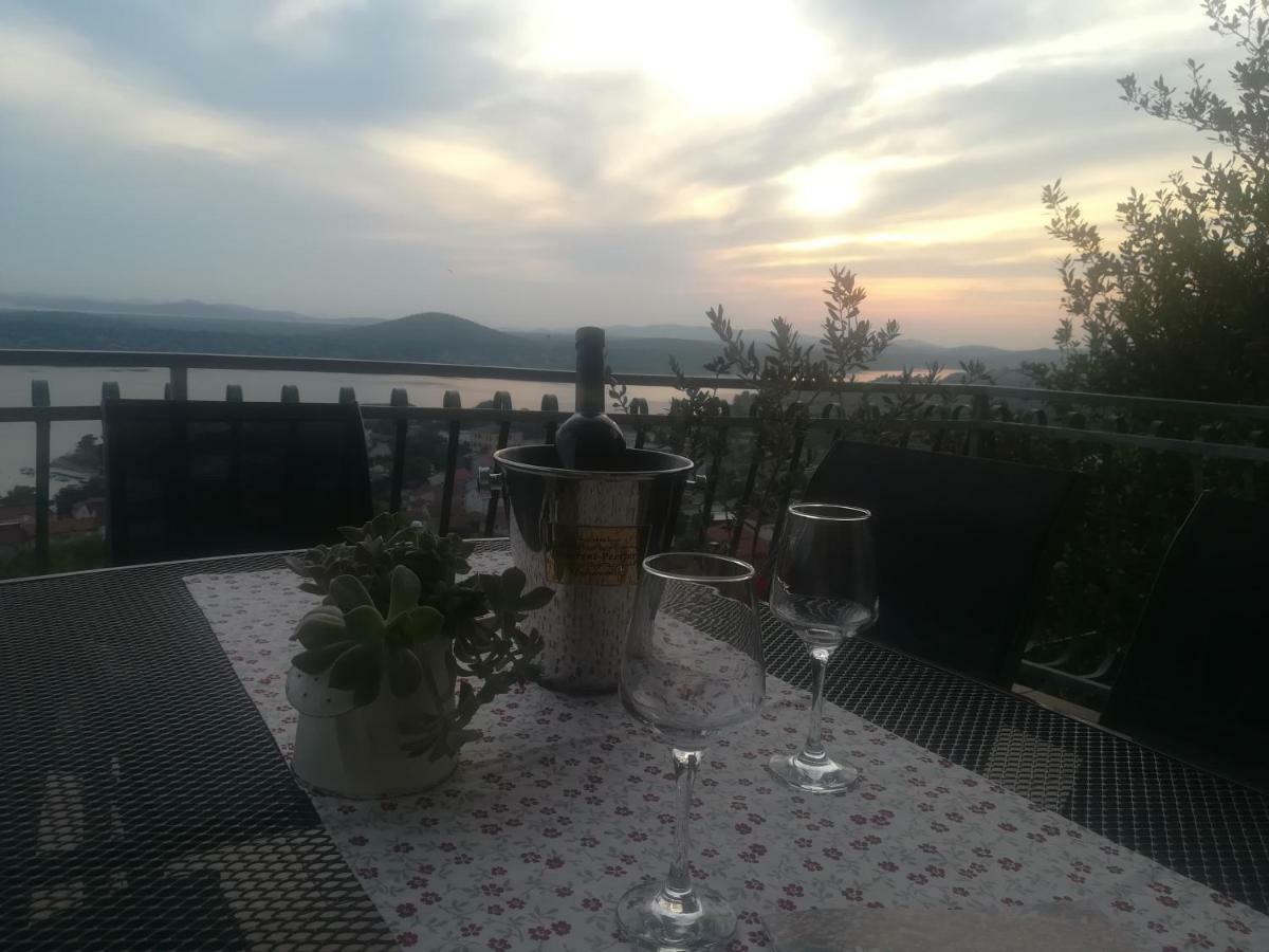 Apartman Betty Шибеник Экстерьер фото